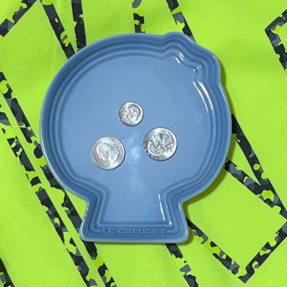 NEW LE CREUSET SANRIO LITTLE TWIN STARS BLUE DISH PLATE POCKET CHANGE CHIP CANDY - Picture 4 of 12